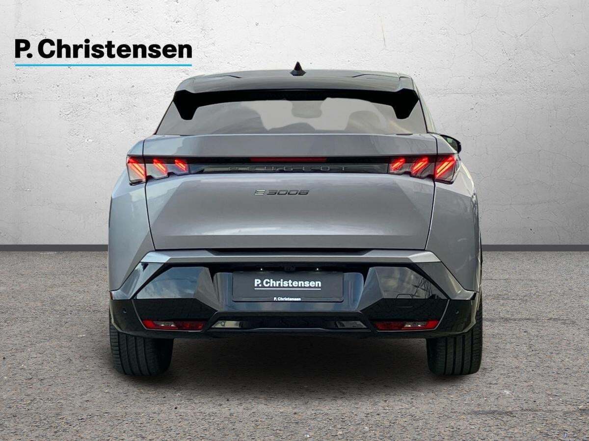 Peugeot e-3008 77 GT