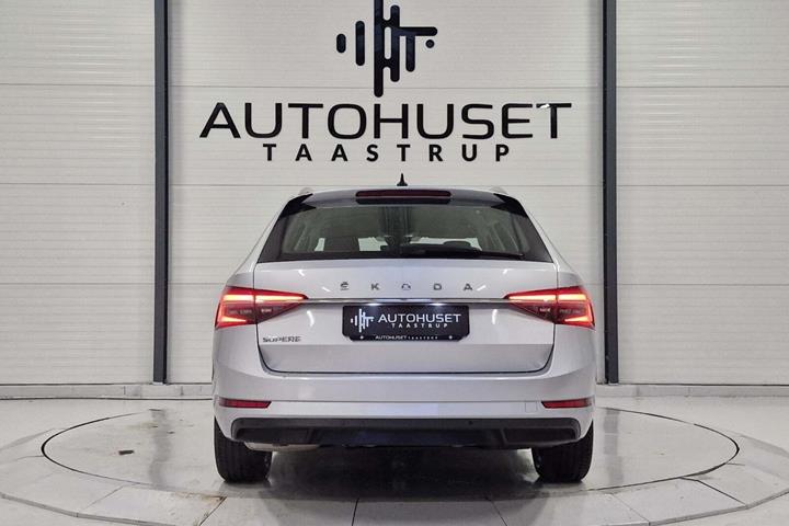 Sølv Skoda Superb fra 2020