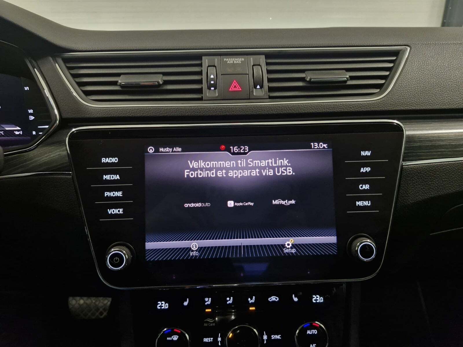Sølv Skoda Superb fra 2020