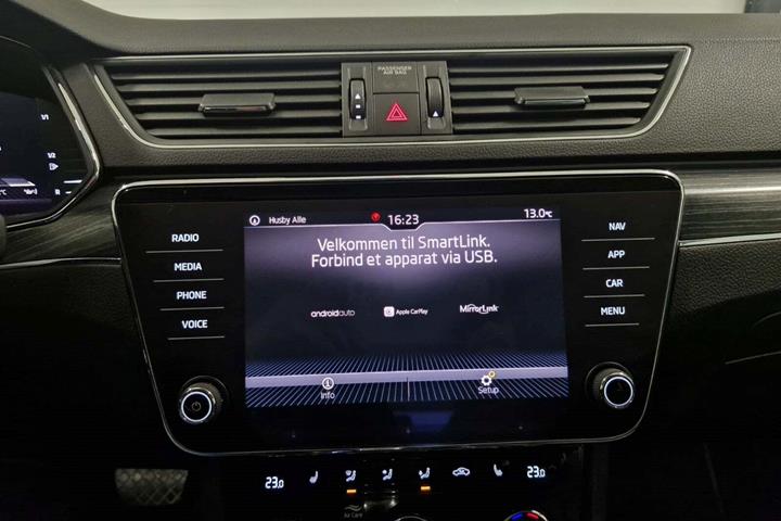 Sølv Skoda Superb fra 2020