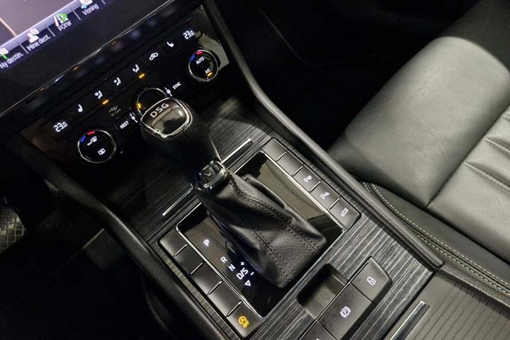 Sølv Skoda Superb fra 2020