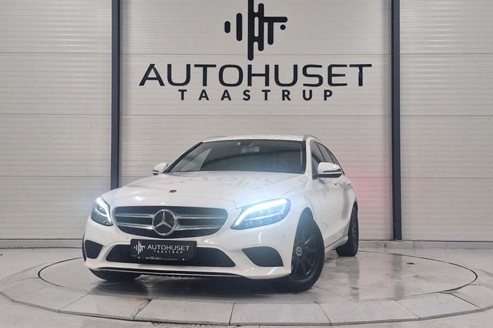 Hvid Mercedes C220 d fra 2018 set udefra
