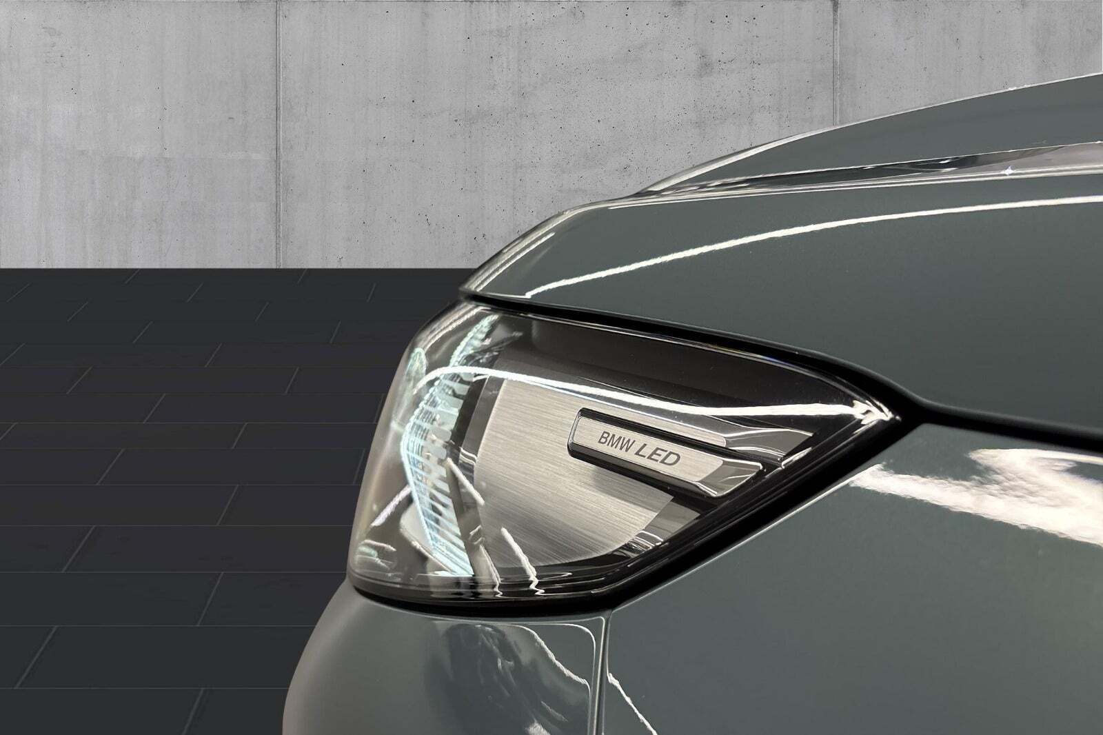 Grøn BMW iX1 fra 2023