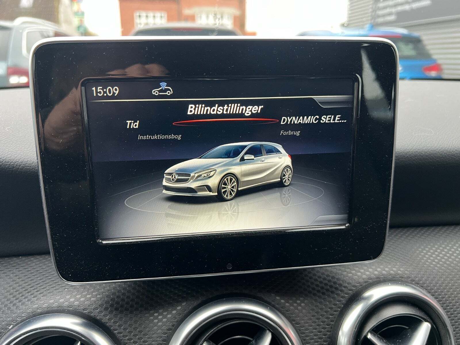 Sort Mercedes A200 fra 2017