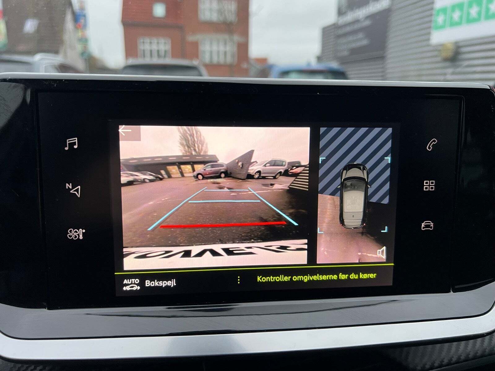 Hvid Peugeot 208 fra 2021