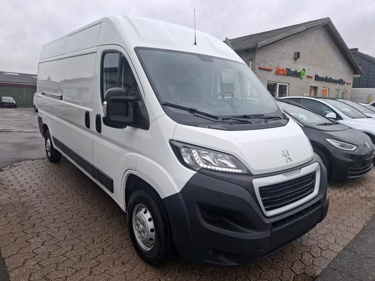 Peugeot Boxer 333 2,2 BlueHDi 165 L3H2 Premium