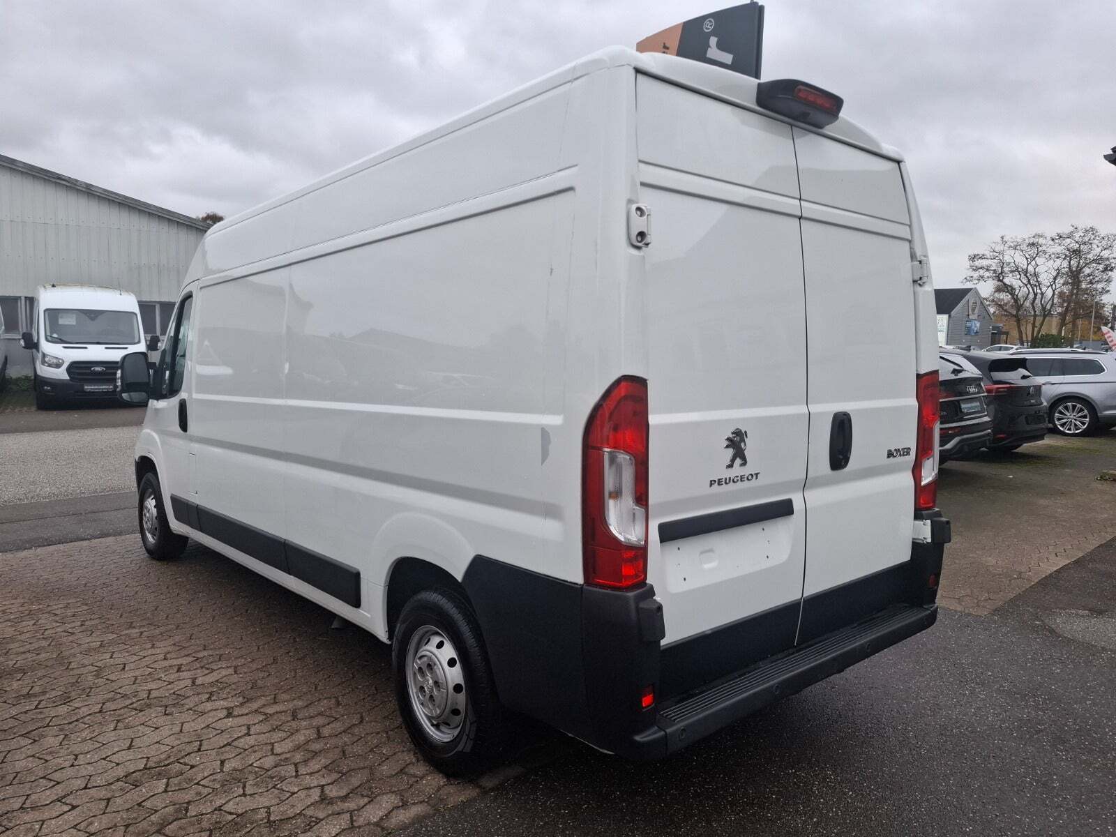 Hvid Peugeot Boxer 333 fra 2021