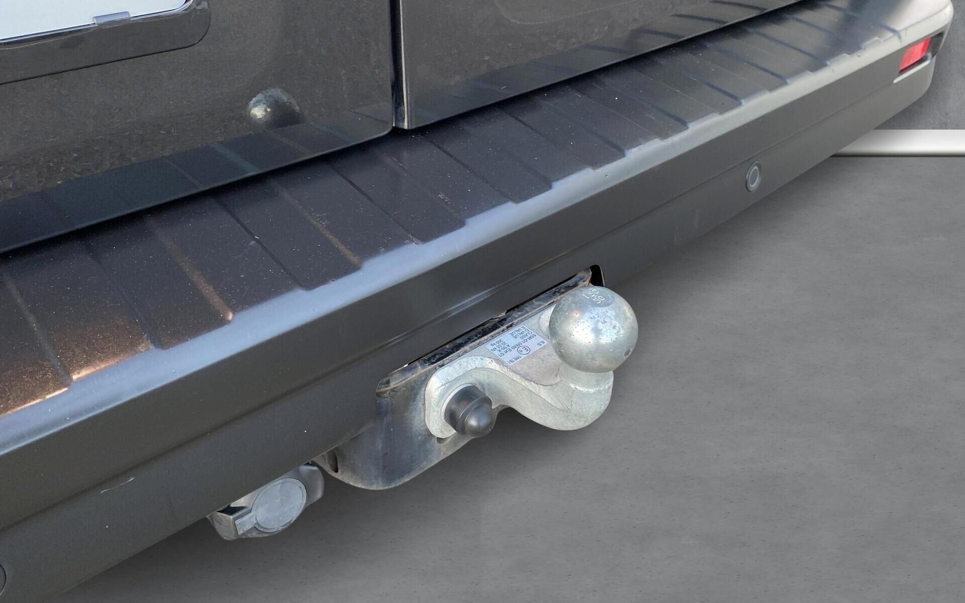 Sort Renault Trafic fra 2022