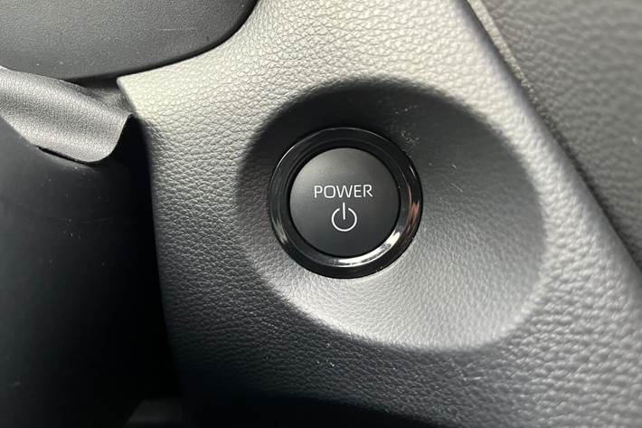 Sort Toyota Corolla Cross fra 2024