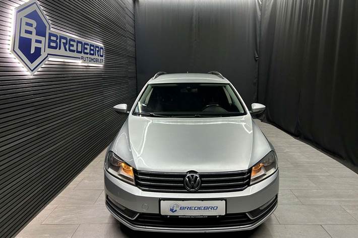 Sølv VW Passat fra 2013