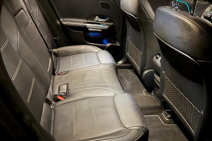 Grå Mercedes EQA fra 2021