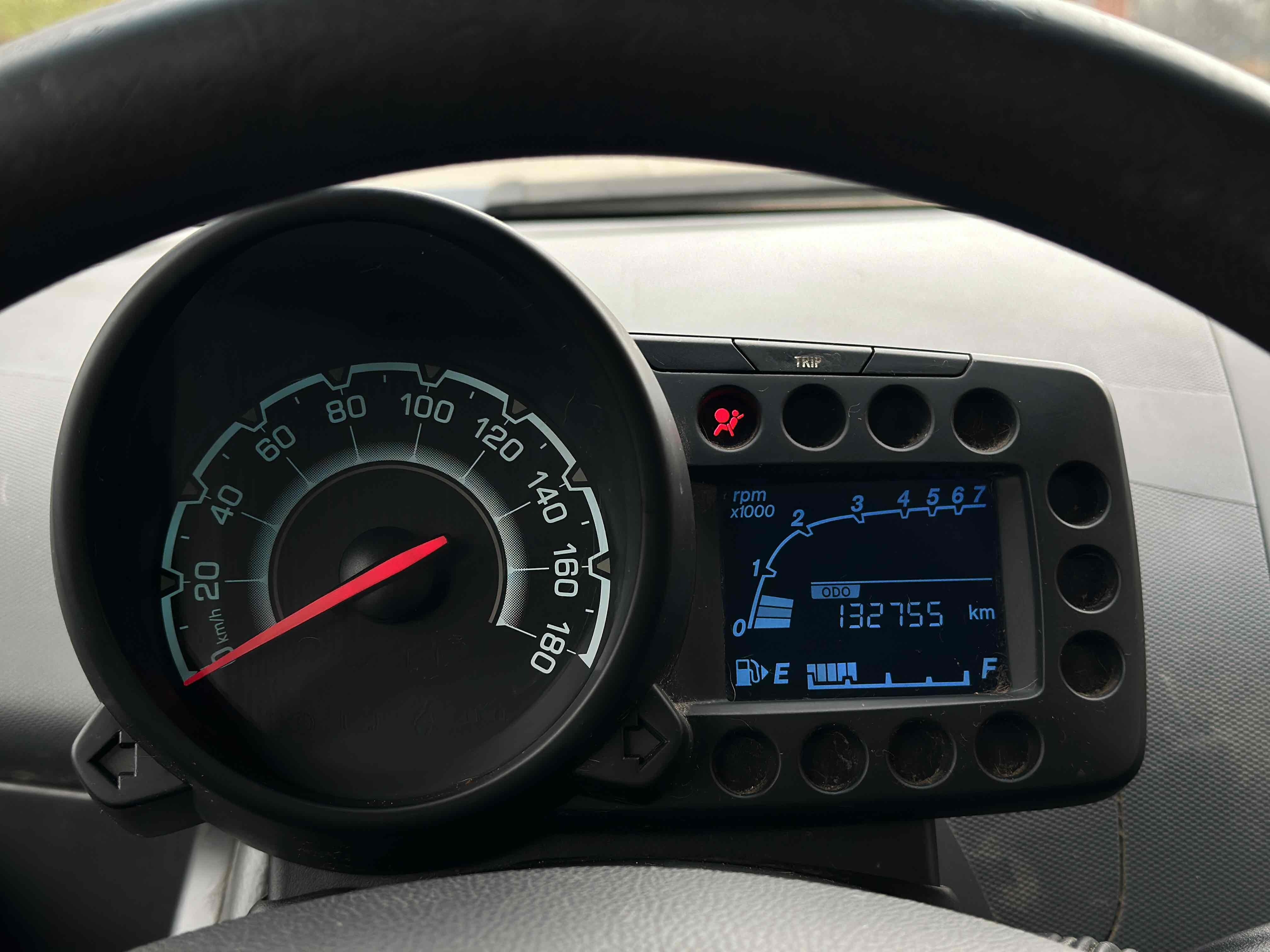 Blå Chevrolet Spark fra 2010