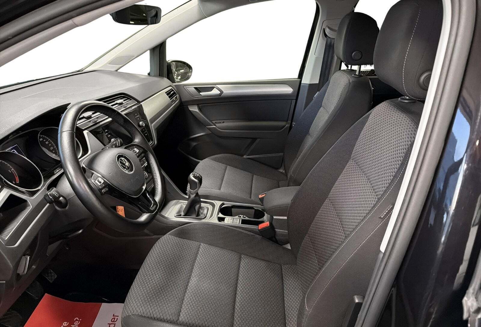 Sort VW Touran fra 2022