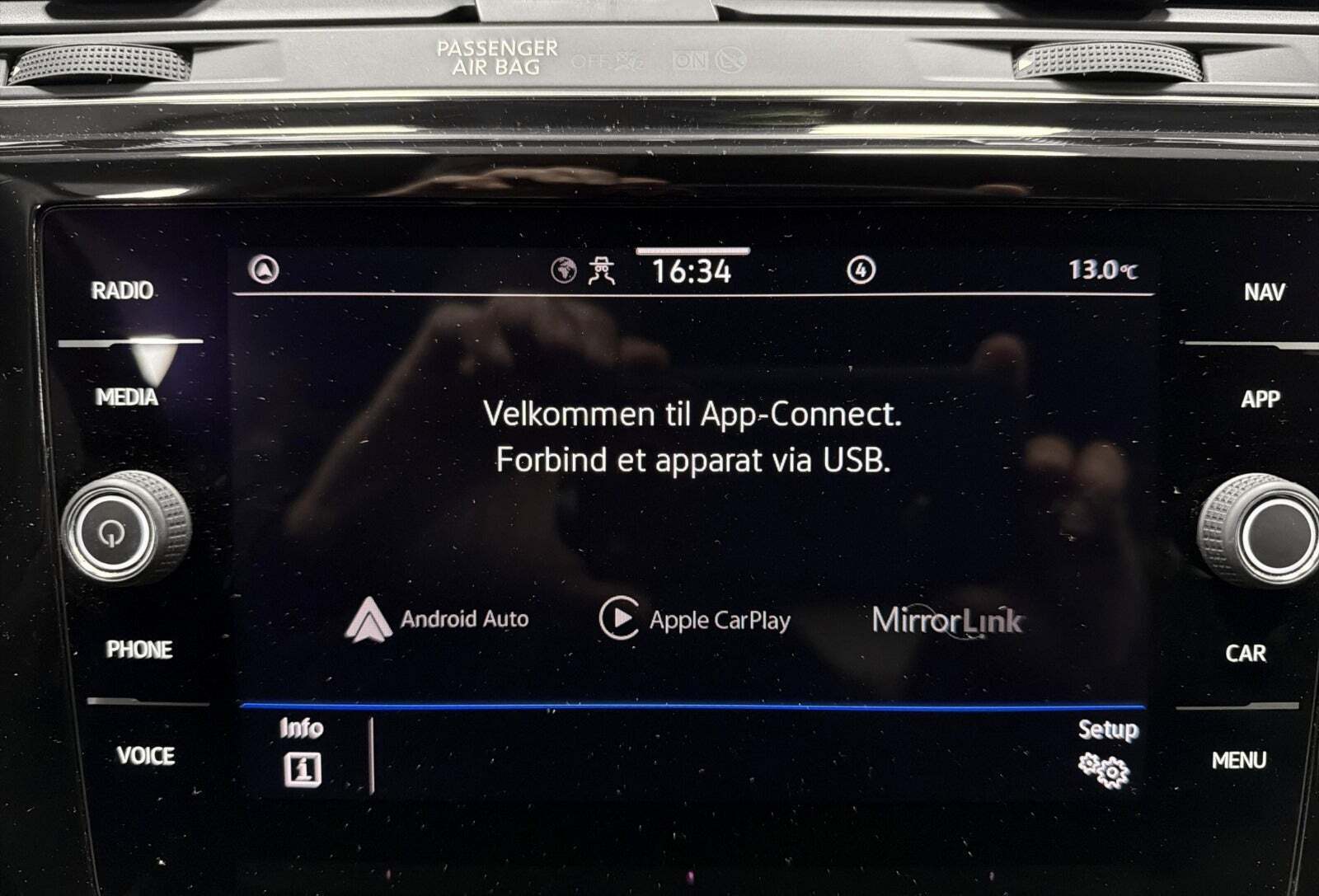 Sort VW Touran fra 2022