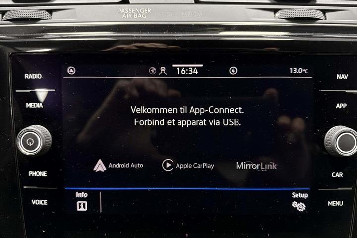 Sort VW Touran fra 2022