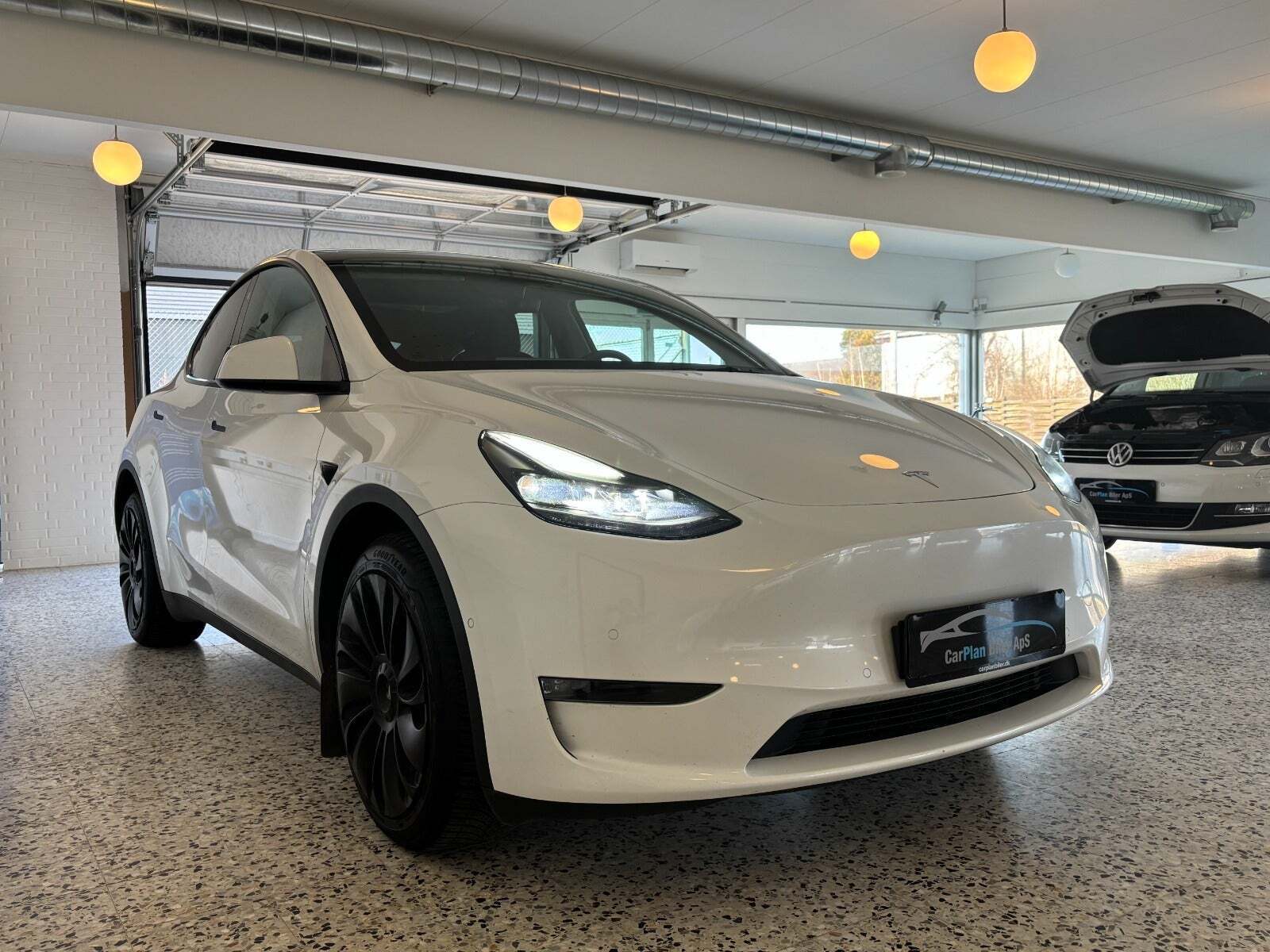 Tesla Model Y Long Range AWD