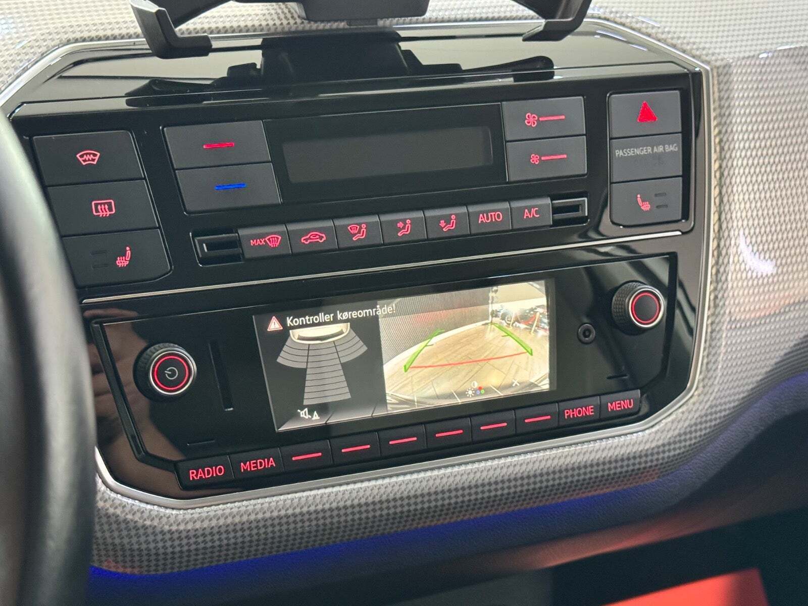 Hvid VW E-UP! fra 2019