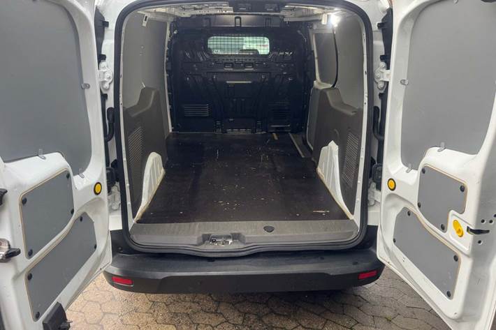 Hvid Ford Transit Connect fra 2020