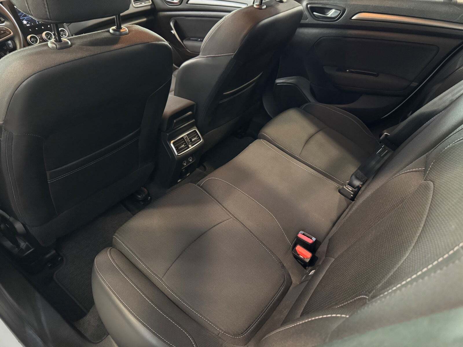 Hvid Renault Megane IV fra 2021