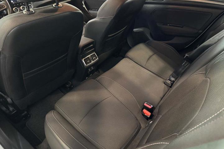 Hvid Renault Megane IV fra 2021