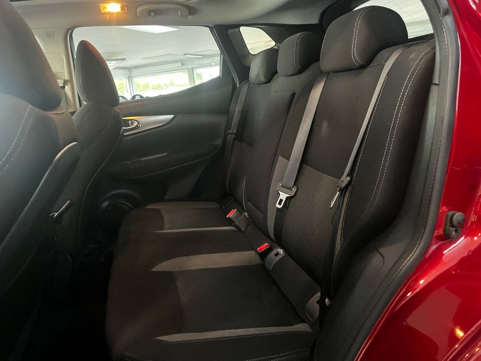 Rød Nissan Qashqai fra 2019