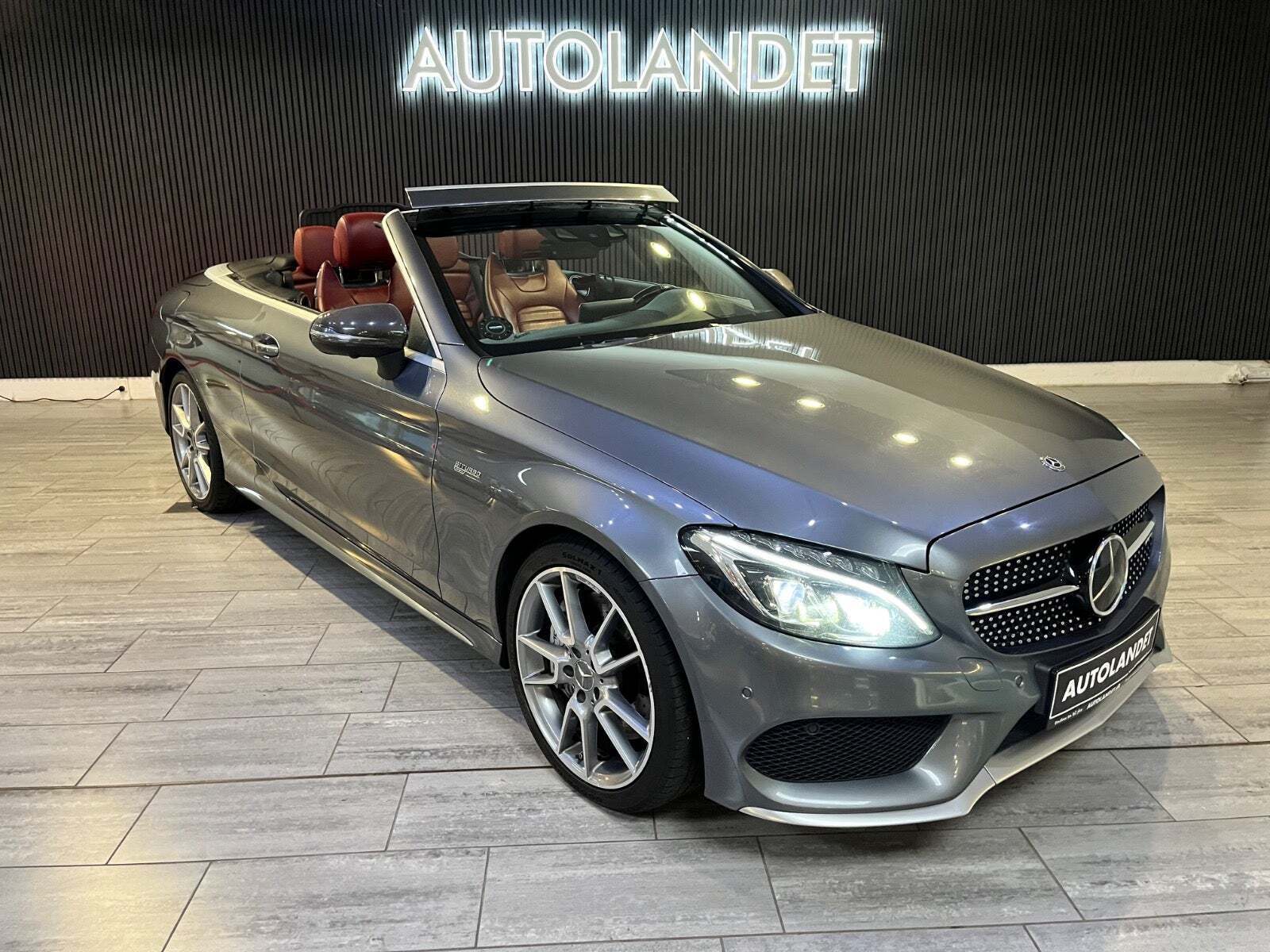 Grå Mercedes C43 fra 2017