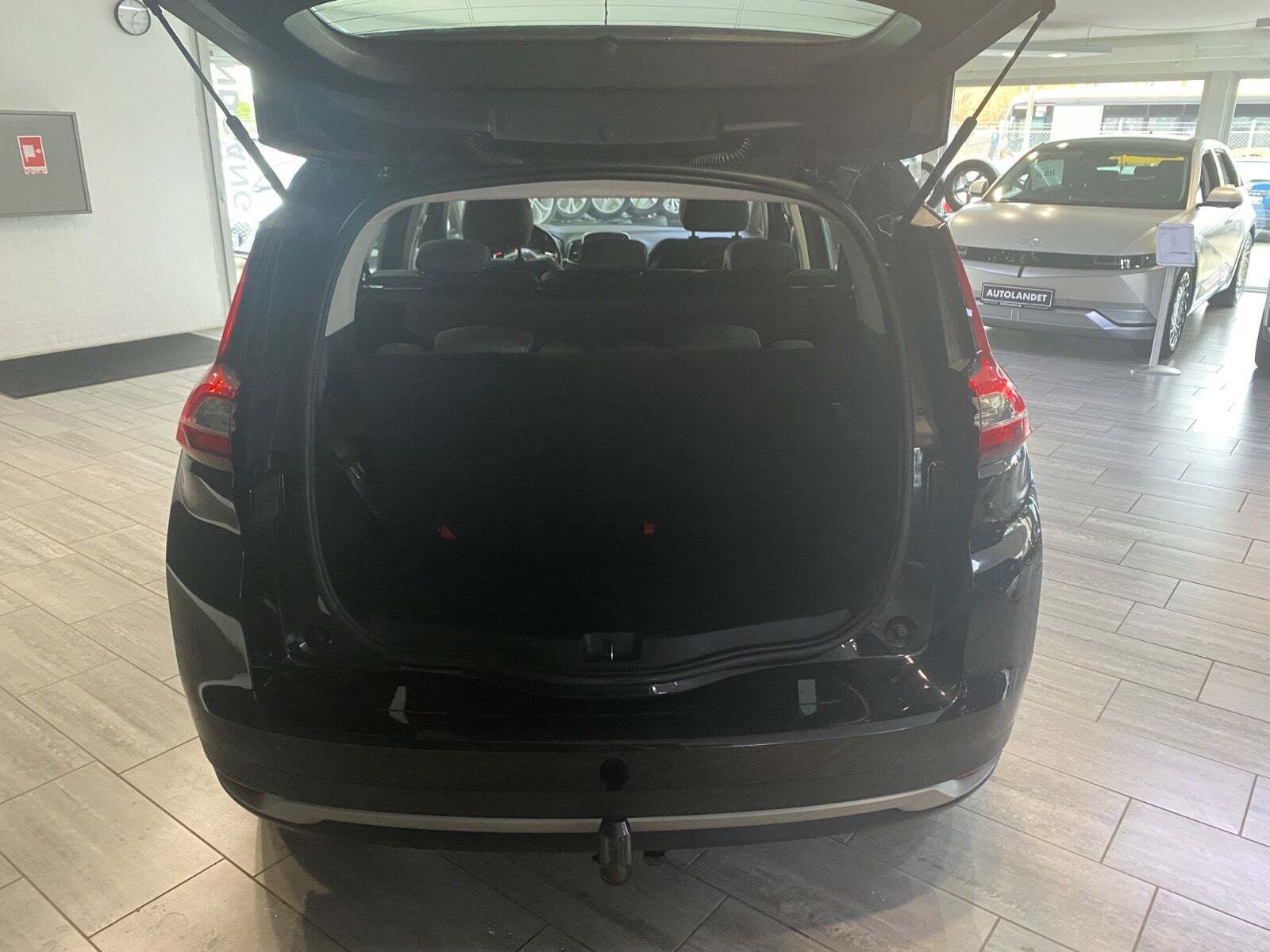 Sort Renault Grand Scenic IV fra 2017