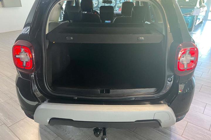 Sort Dacia Duster fra 2020