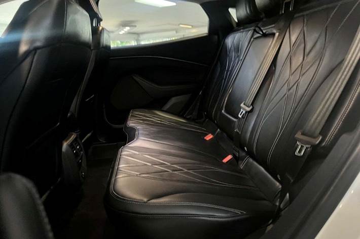 Hvid Ford Mustang Mach-E fra 2023