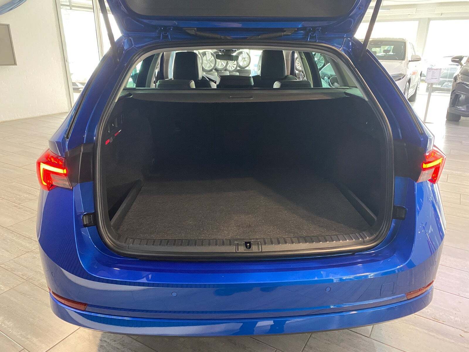 Blå Skoda Octavia fra 2021