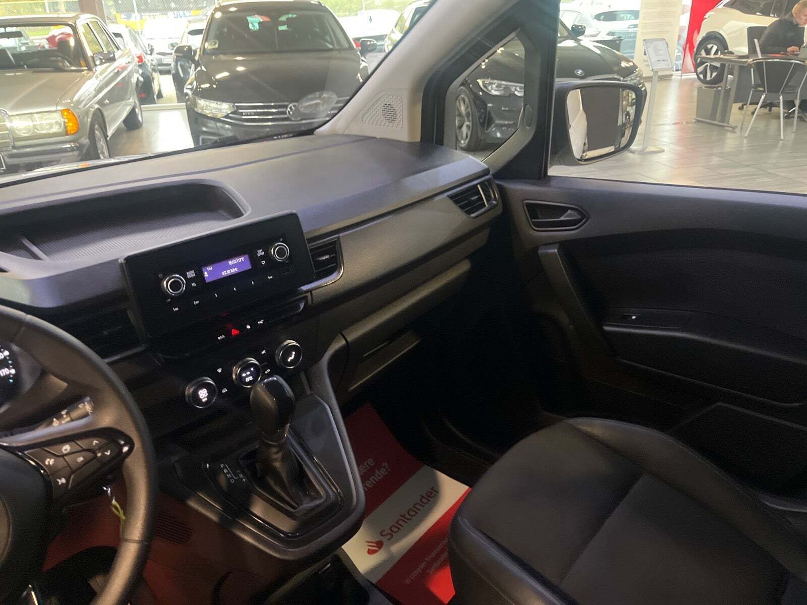 Hvid Nissan Townstar fra 2023