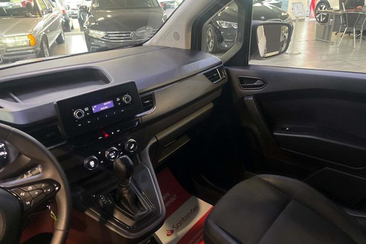 Hvid Nissan Townstar fra 2023