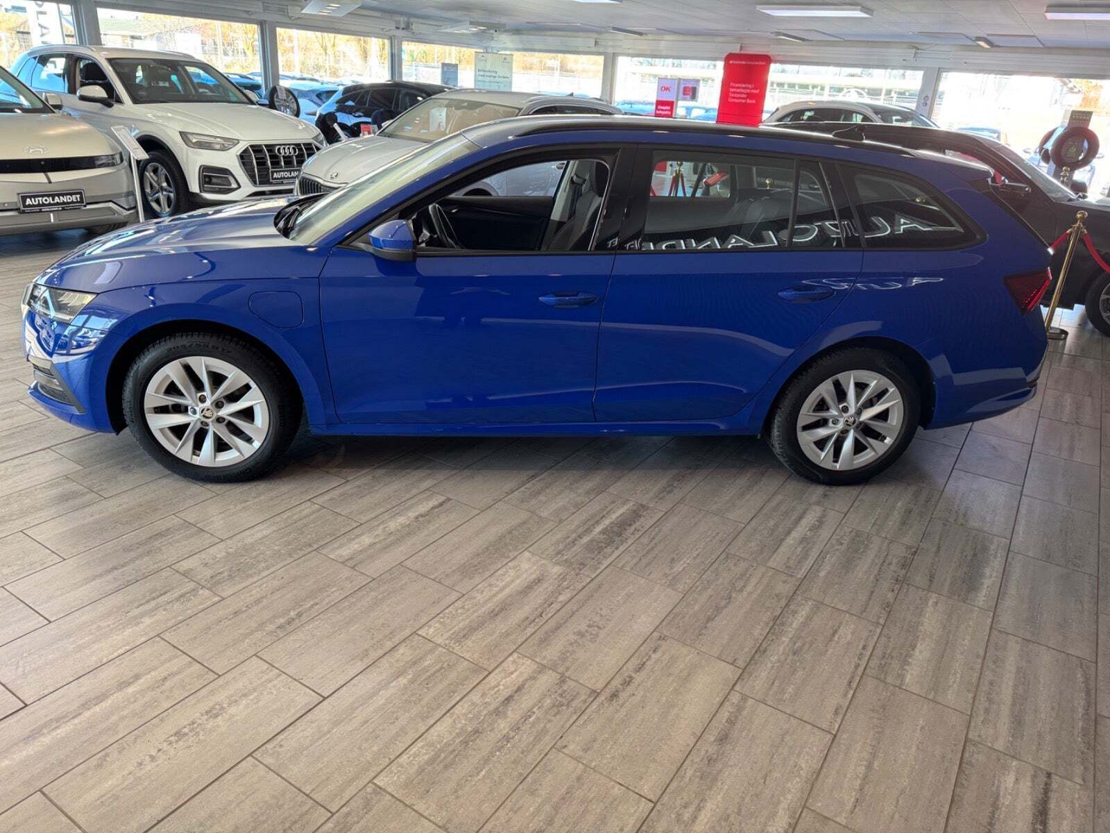 Blå Skoda Octavia fra 2022