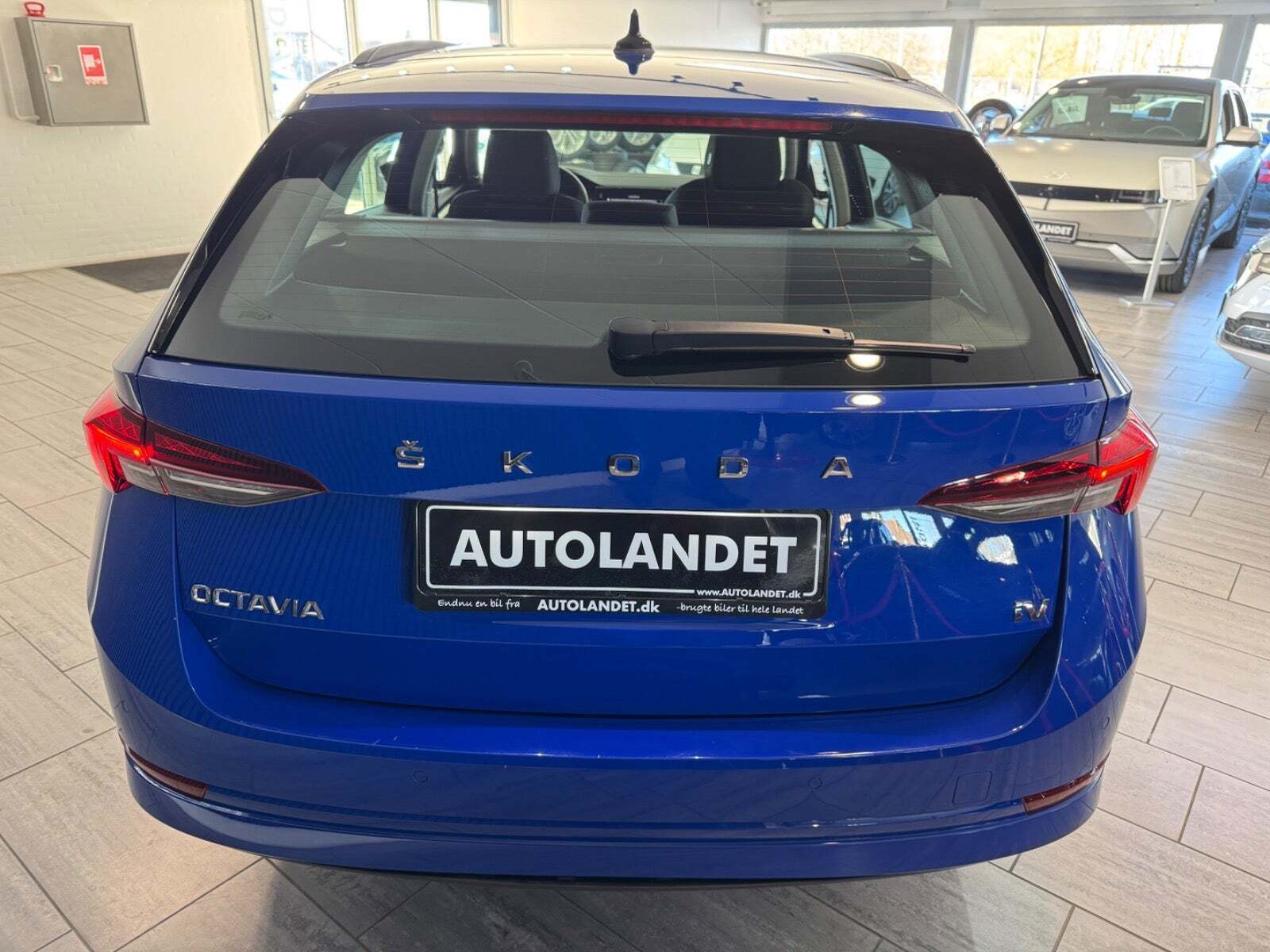 Blå Skoda Octavia fra 2022