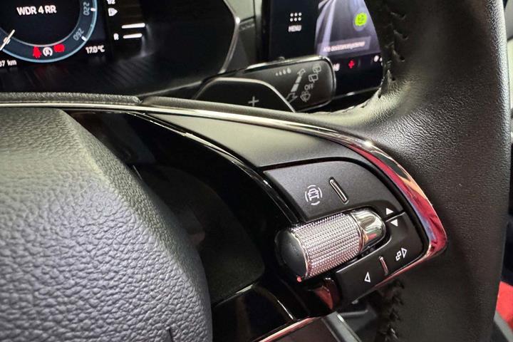 Blå Skoda Octavia fra 2022