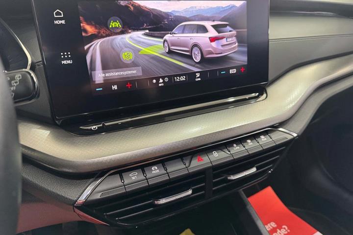 Blå Skoda Octavia fra 2022