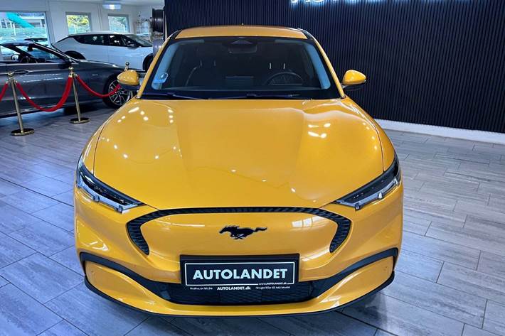 Orange Ford Mustang Mach-E fra 2023