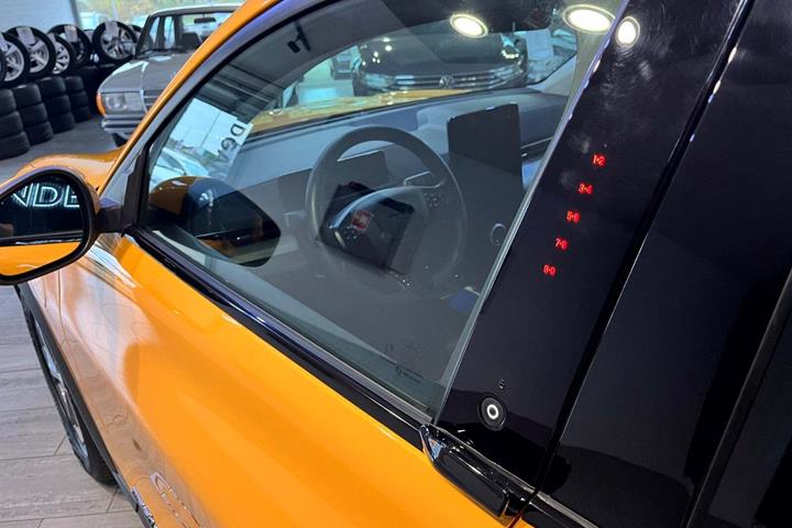 Orange Ford Mustang Mach-E fra 2023
