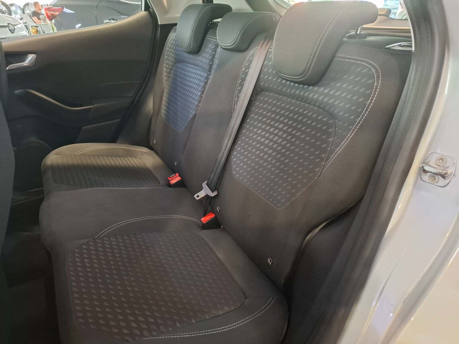 Sølv Ford Fiesta fra 2018