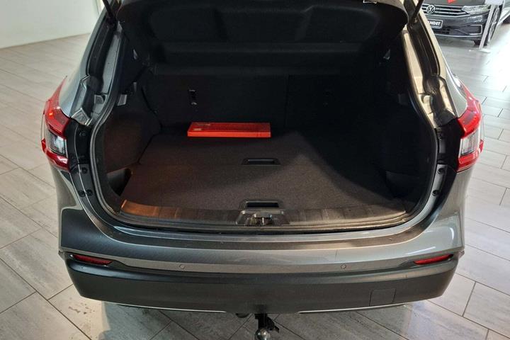 Grå Nissan Qashqai fra 2018