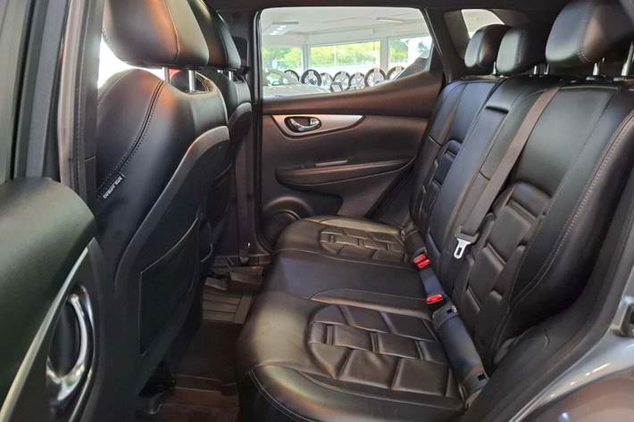 Grå Nissan Qashqai fra 2018