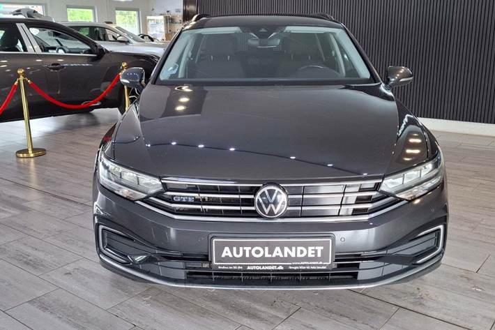 Sort VW Passat fra 2021