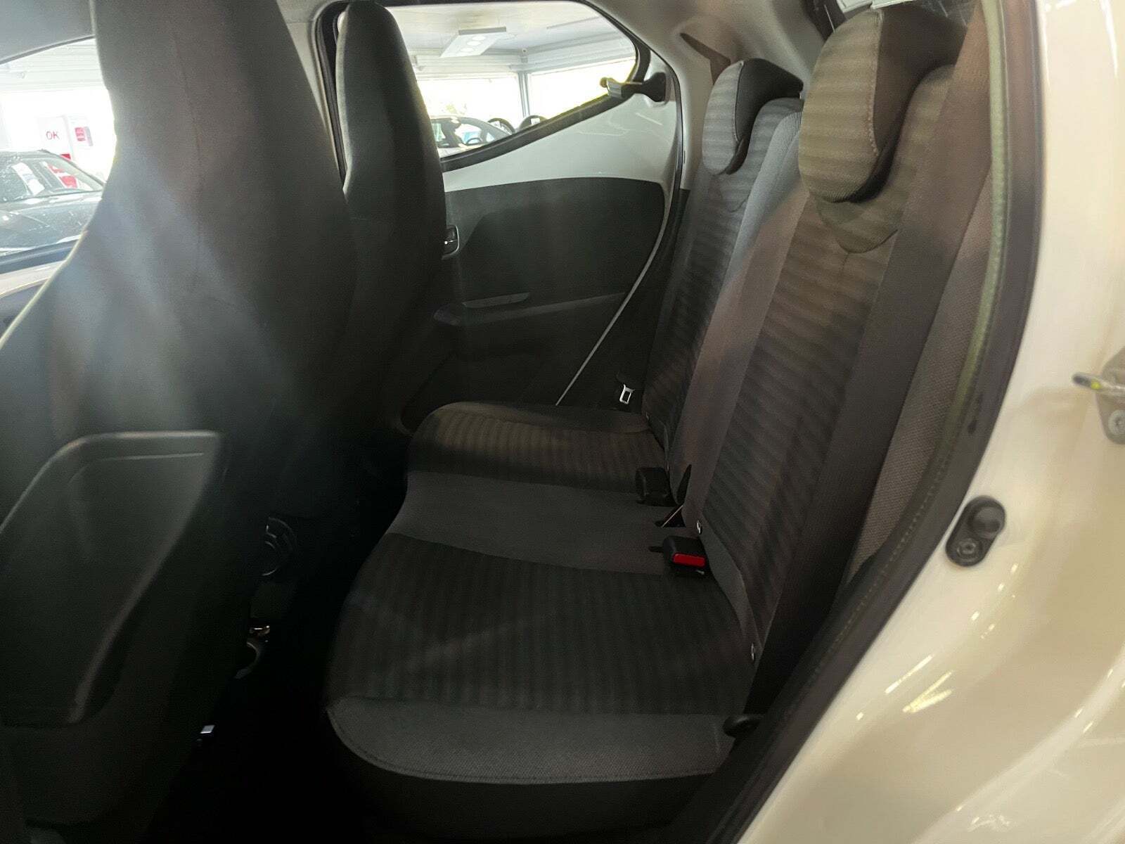 Hvid Toyota Aygo fra 2020