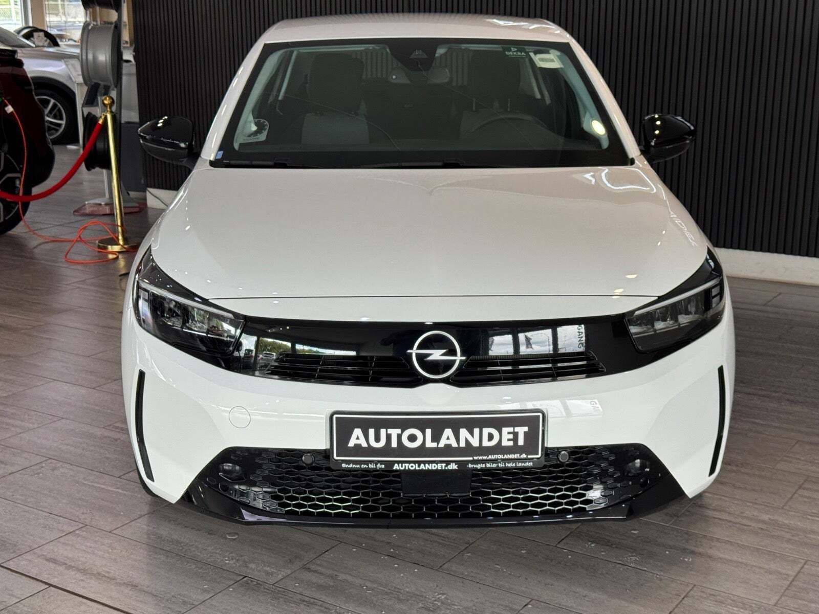 Hvid Opel Corsa-e fra 2024