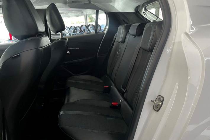 Hvid Peugeot 208 fra 2021