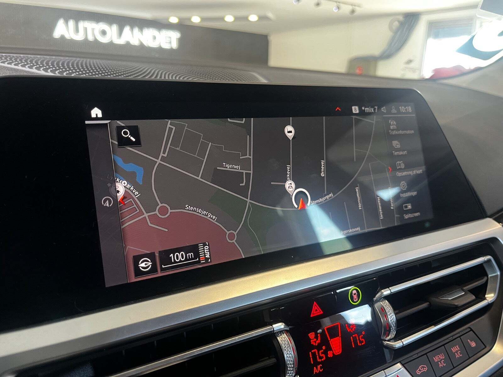 Sort BMW 330e fra 2021