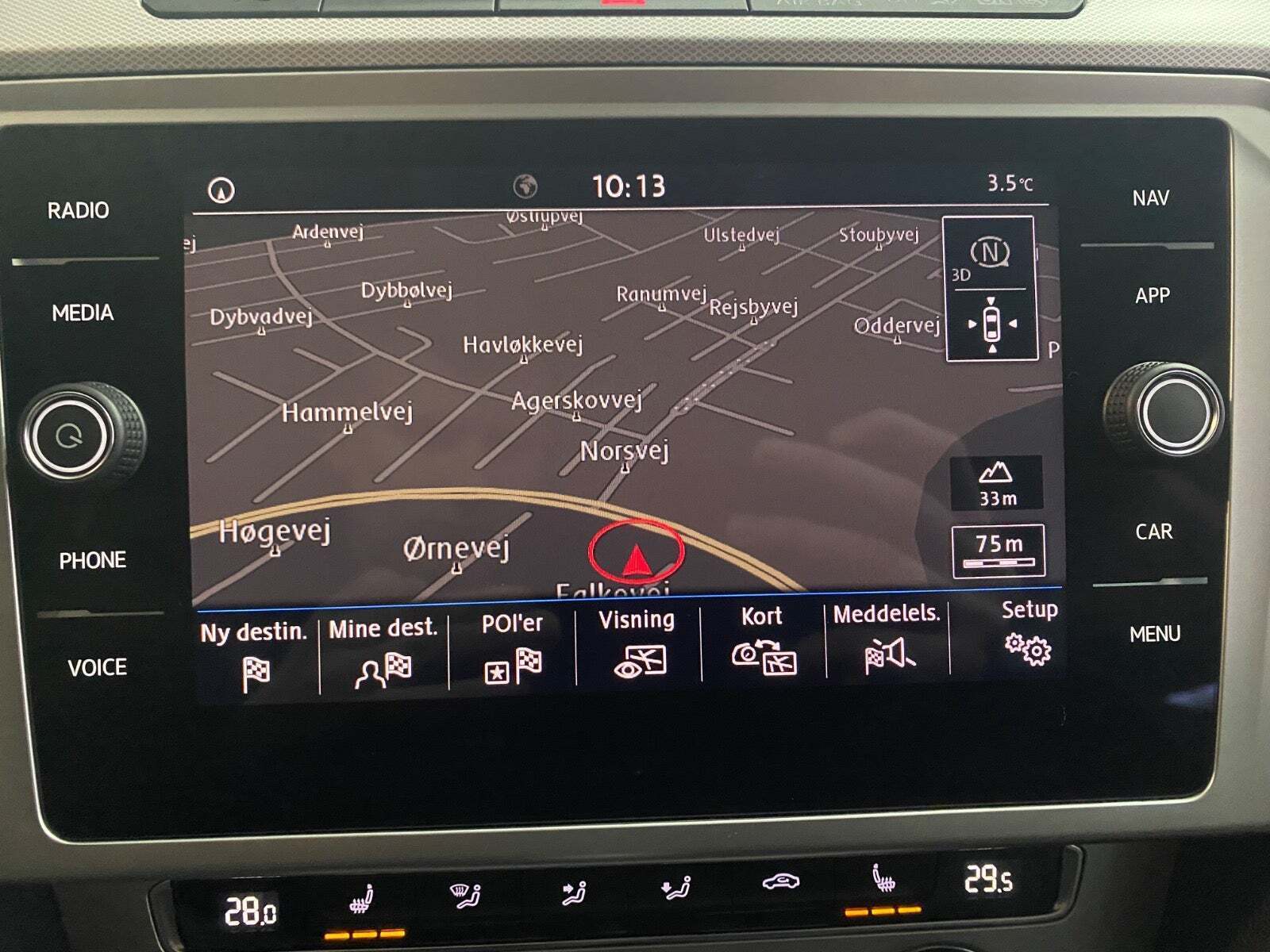 Grå VW Passat fra 2019
