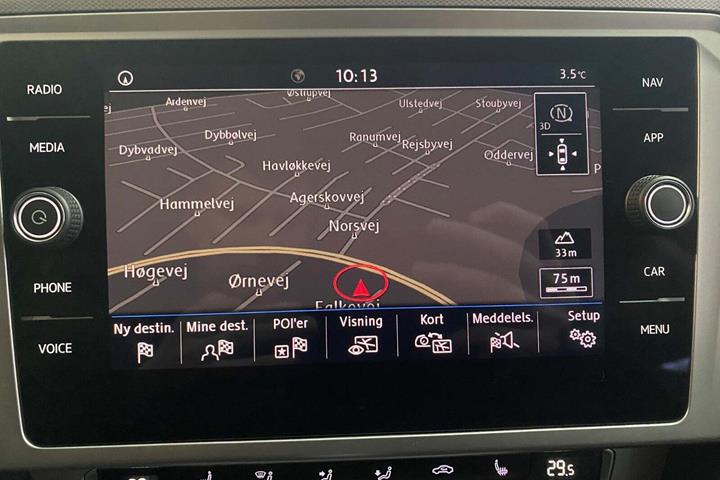 Grå VW Passat fra 2019