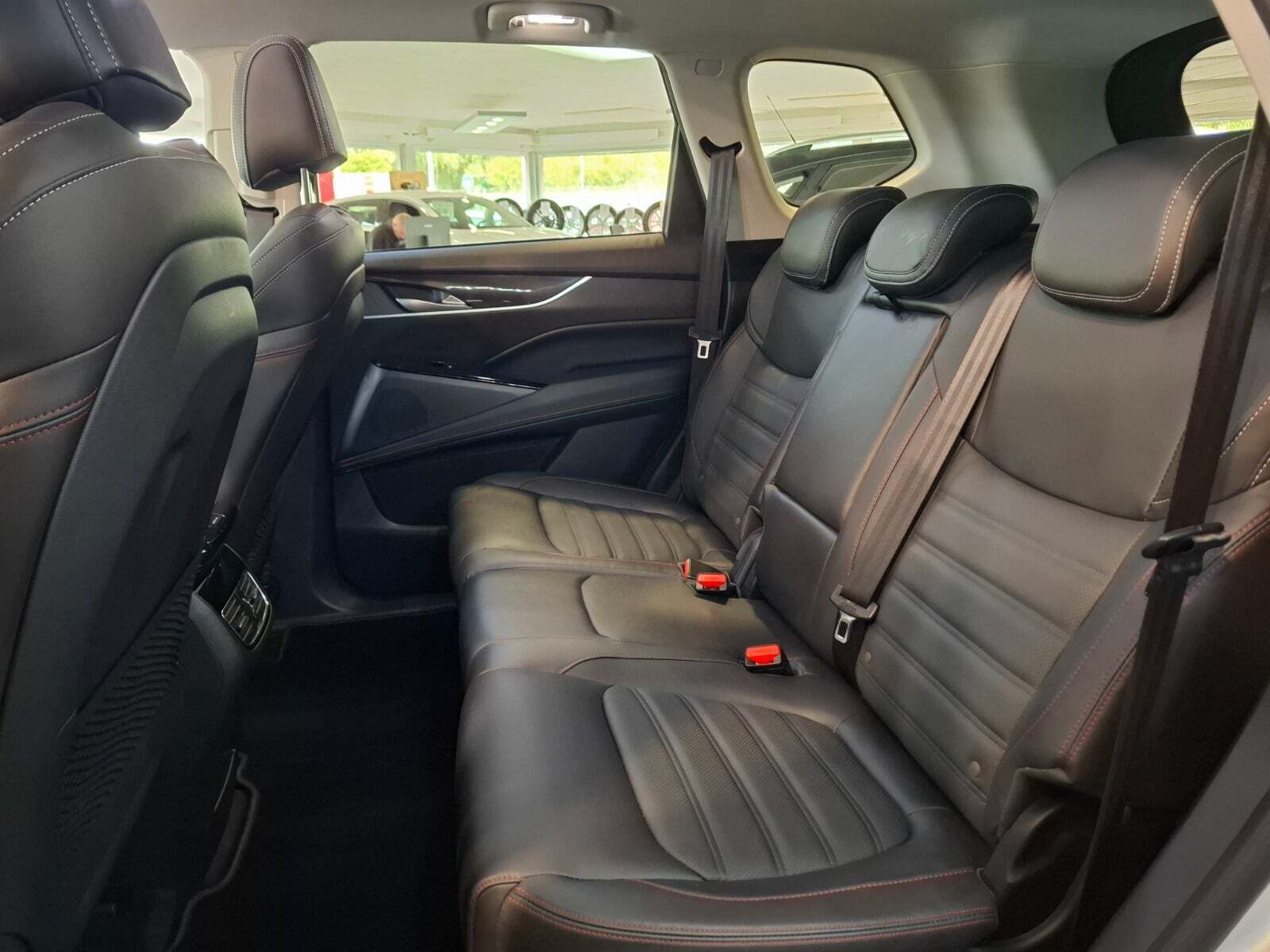 Sølv Maxus Euniq6 fra 2023