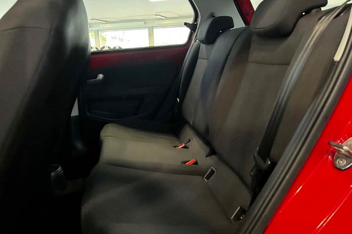Rød VW E-UP! fra 2020